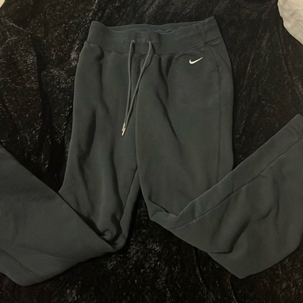 Black Nike sweats. size small.